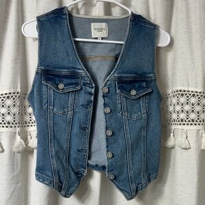 Hidden Denim Vest - Blue Women's Sleeveless Jean Jacket